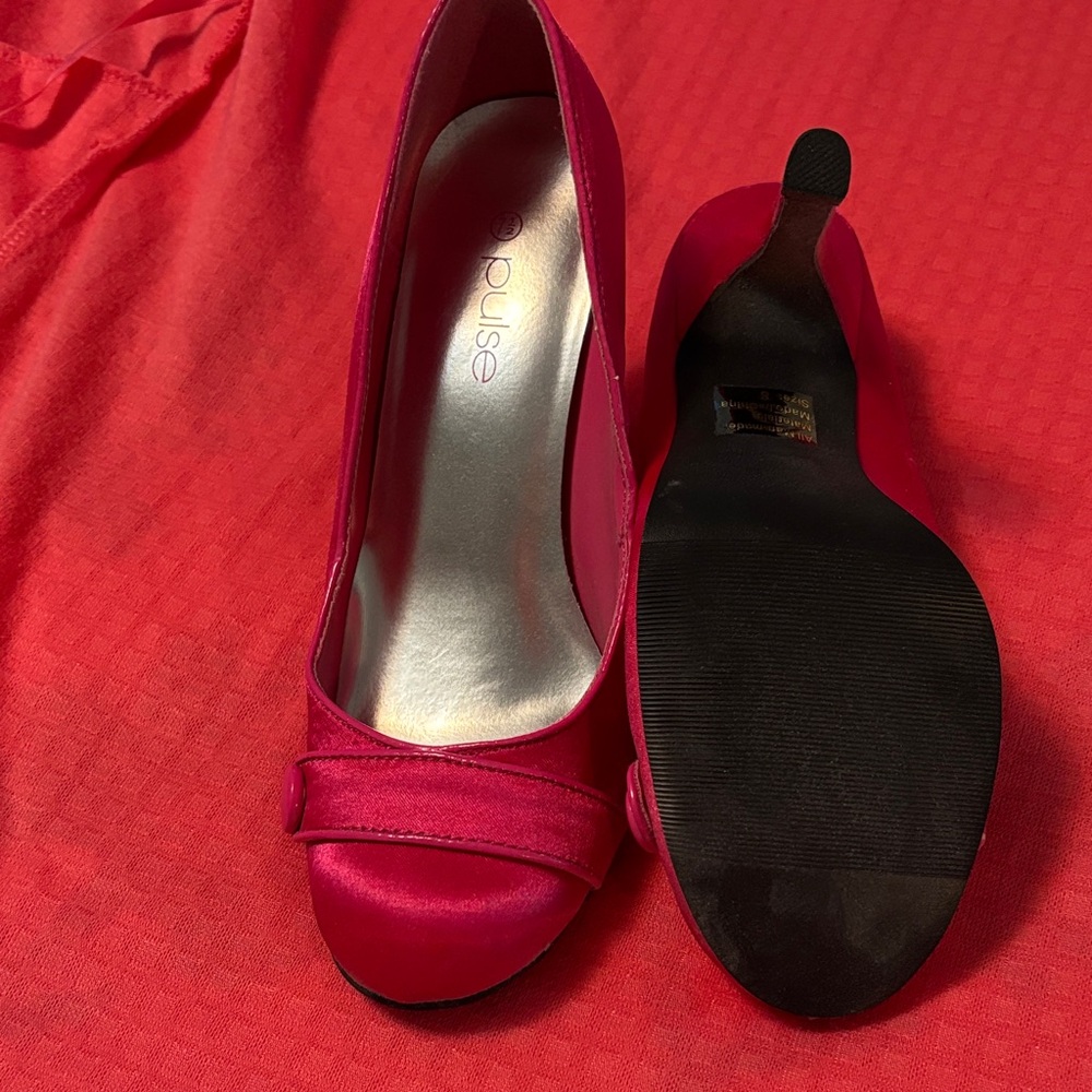 Pulse Women's Vibrant Red Satin Heels